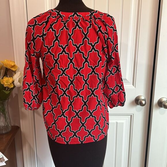 Crown & Ivy 3/4 Sleeve Peasant Top Petite Med Red and Black Print - Picture 3 of 5